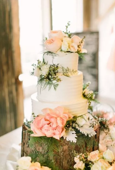 Wedding Cakes Idea for Rustic Wedding