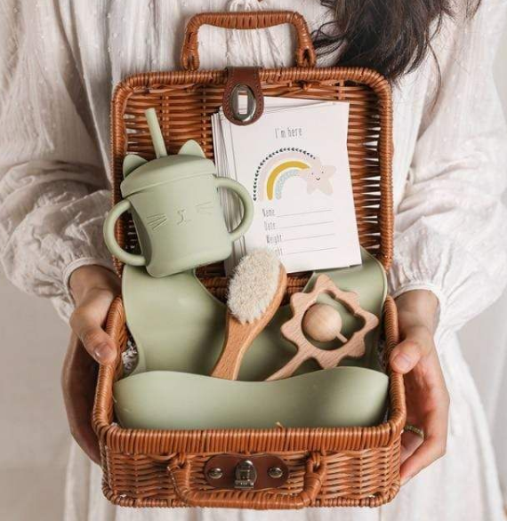 Gift basket ideas for new moms and baby